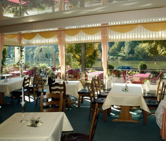 Restaurant in Hotel Loewen in Ediger-Eller